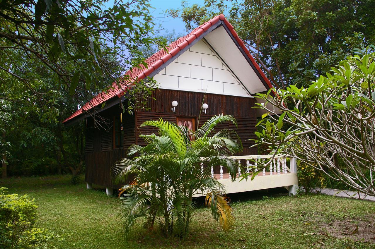 Thai-Bamboo Guesthouse Resort Petchaburi Esterno foto